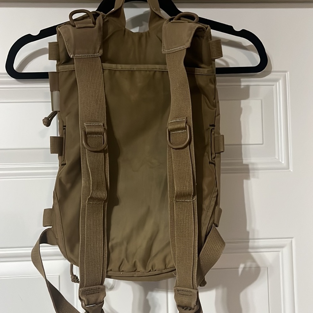USMC Issued Camelbak Ambush™ 100oz Mil Spec Crux - Picture 3 of 7